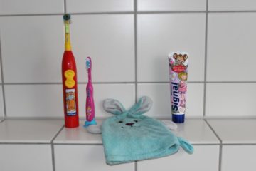 Kinderzahnbürsten, Waschhandschuh & Kinderzahnpasta von Ariane