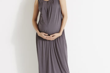 Langes Kleid für Schwangerschaft und Stillzeit anthrazit